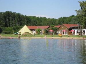 Apartment Mobilheim Lagune III Am Strandbad Lychen by Interhome