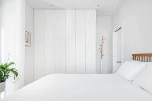 NEW Bright Design Apartment with Spacious Balcony