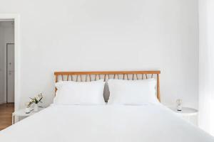 NEW Bright Design Apartment with Spacious Balcony