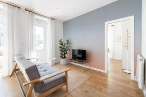 NEW Bright Design Apartment with Spacious Balcony