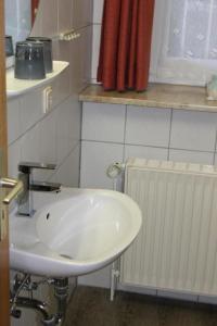 Apartment Kajüte in Fedderwardersiel by Interhome