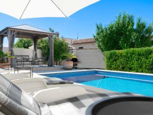 Holiday Home Villa Martin - Rückzugsort auf dem Land mit Pool by Interhome