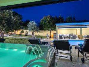 Holiday Home Charmante Familienvilla für 14 Personen in der Nähe von Porec by Interhome