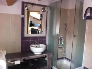 Apartment Wohnung Eti and Mia 3 mit Pool by Interhome