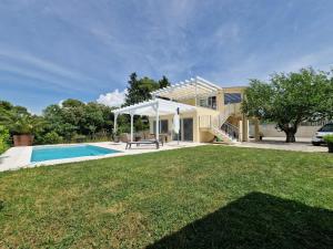 Apartment Appartment mit Pool by Interhome