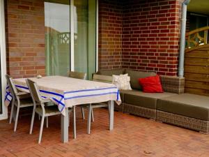 Apartment Appartement in Hohen Wieschendorf by Interhome