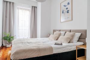 Mokotovia Premium Apart 100m2, garaż, winda, 5 łóżek, wanna z hydromasażem, prysznic, 2 toalety, f-VAT