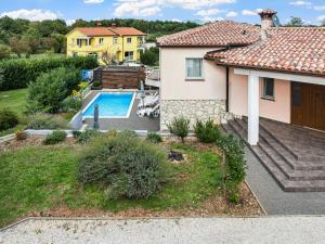 Holiday Home mit Blick auf das Wasser by Interhome