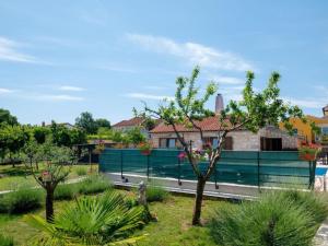 Holiday Home Haus Plum by Interhome