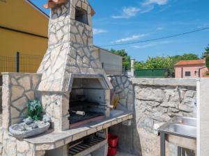 Holiday Home Haus Plum by Interhome