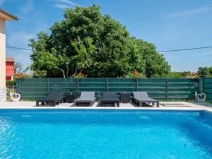 Holiday Home Haus Plum by Interhome