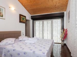 Holiday Home Haus Plum by Interhome