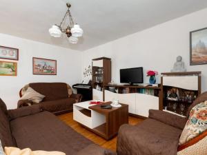 Apartment Vinez by Interhome