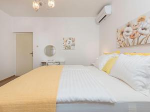 Apartment Apartman Oliva by Interhome