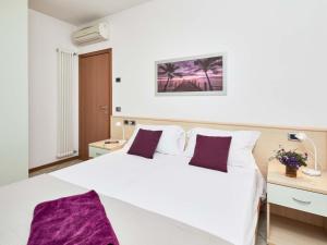 Apartment Familienwohnung mit Balkon BV2 by Interhome