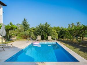 Apartment attraktive Wohnung mit privatem Pool by Interhome