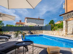 Holiday Home Villa Fortuna für bis zu 9 Personen und mit beheiztem Aussenpool by Interhome