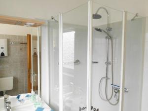 Apartment Premium-Ferienwohnung mit Balkon und Bergblick by Interhome