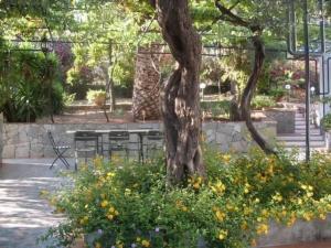 Holiday Home Landhaus mit Blick auf die Äolischen Inseln by Interhome