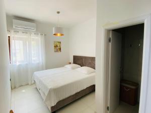 Apartment Frisch renovierte Ferienwohnung mit Meerblick by Interhome