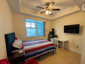 NEW Beach Studio with Queen Bed