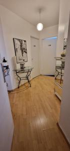 Calm Double room in Courbevoie