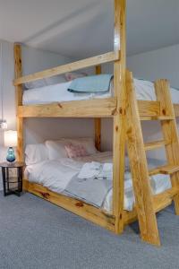 Dntn Melb 4bd 3ba Pool Sleeps 12