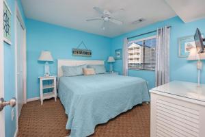 Spacious Beachfront 3br, 2ba Condo in Cherry Grove
