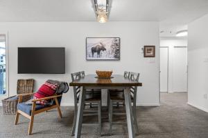 1BR + Sofa Bed | Greystone Lodge | Ski in Ski out | Pool & Hot Tub | Epic Locations