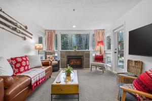 1BR + Sofa Bed | Greystone Lodge | Ski in Ski out | Pool & Hot Tub | Epic Locations