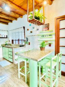 Casa com Piscina, Banheira, Vista Mar e Praias