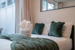 Sheldon Stay, modern 4 bed, 2 miles to NEC, BHX, JLR