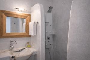 Aelia Paros Beachfront Villas