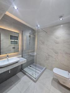 Delta stars compound