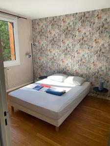 Au pied des quais avec balcon