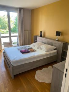 Au pied des quais avec balcon