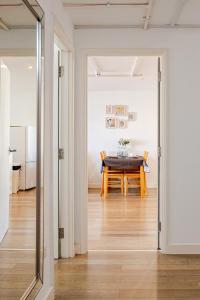 Modern Apartment overlooking Andover High Street
