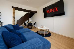 LAzur - By BEST KEYS - Duplex Élégant Rénové - 5 min Gare - Fibre Ultra Rapide - Bureau Télétravail - Smart TV & Canapé XXL