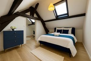 LAzur - By BEST KEYS - Duplex Élégant Rénové - 5 min Gare - Fibre Ultra Rapide - Bureau Télétravail - Smart TV & Canapé XXL