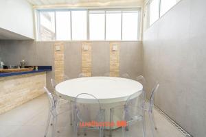 Duplex em Riviera a 500m da Praia com piscina