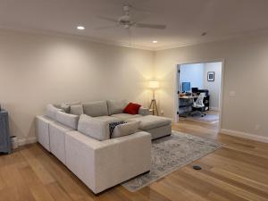 Modern 3BR 3BA Condo Spacious and Upscale