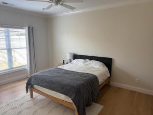 Modern 3BR 3BA Condo Spacious and Upscale