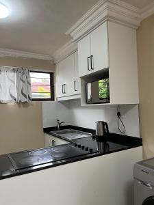 Crème de la crème Tiny Cottage