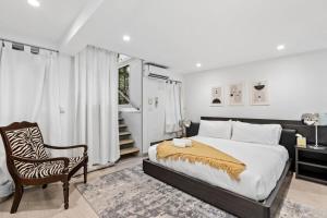 Charles Court by Rove Travel Grand 2BR Duplex