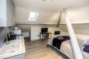 Essential Studio in the Heart of Huddersfield