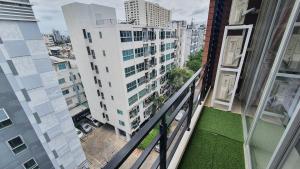 Amazing 2 bedrooms, near MRT Ratchada, Bangkok