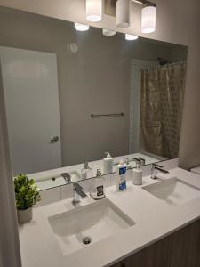 Cozy Comfort Homestaed-Near Airport