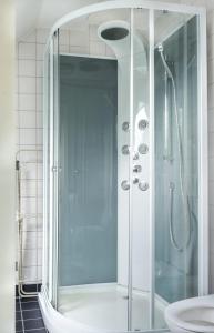 Cool downtown apartment with 3 bedrooms!