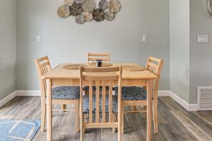 half Mi to River! Poolside Escape on Merritt Island