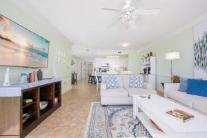 Phoenix X 1006 condo